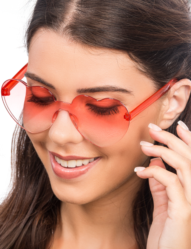 Lunettes cœur verres fumés rouges adulte