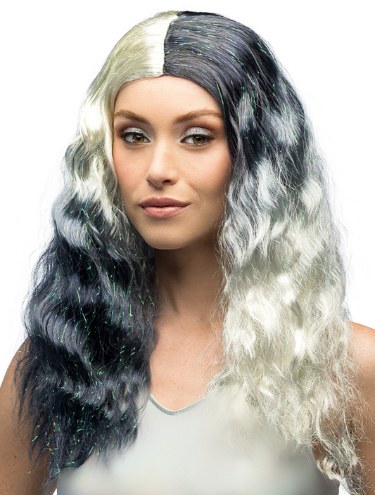 Perruque ondulée noire et blanche a reflets métalliques
