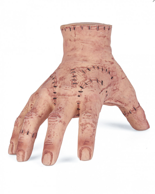 Main gothique suturée