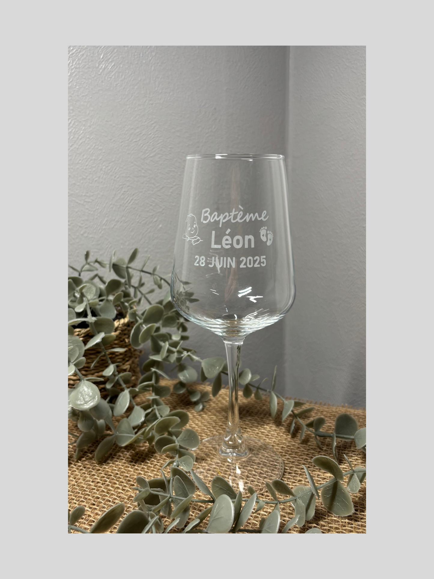 Verre a vin gravure personnalisable baptême